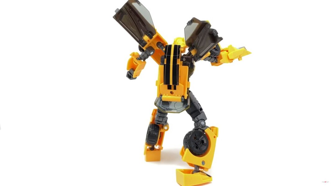 In Hand Image Of Transformers Earthspark Bumble Deluxe Class  (8 of 37)